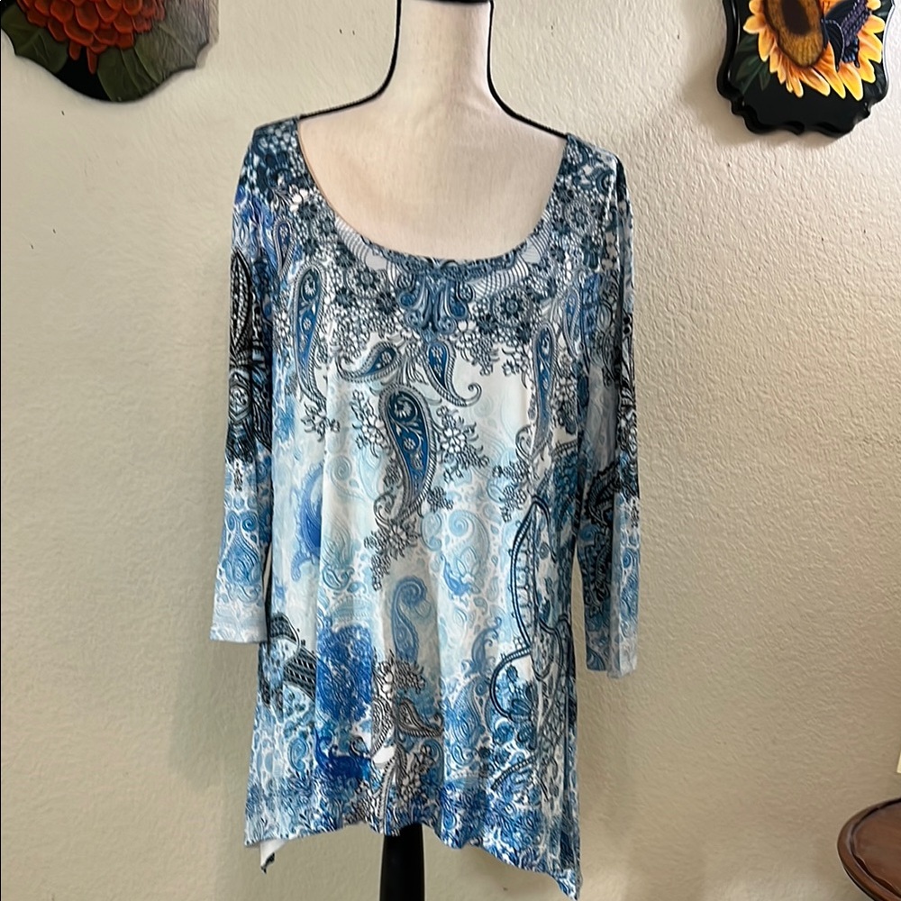 G Collection Blue Paisley Top